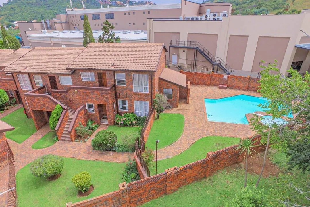 2 Bedroom Townhouse to rent in Bassonia