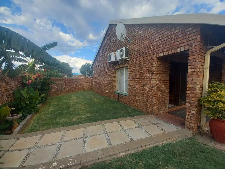 4 Bedroom House to rent in Roylglen Gardens