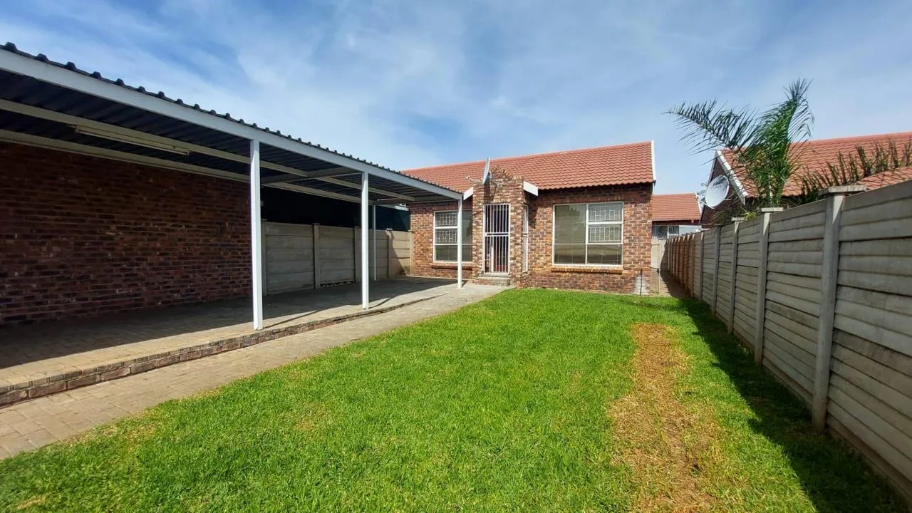2 Bedroom Townhouse to rent in Fleurdal