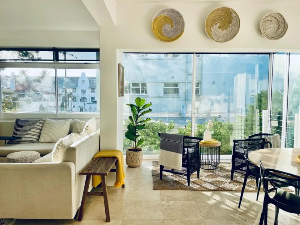 3 Bedroom Apartment / flat to rent in Sea Point