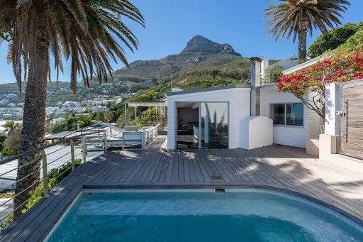 3 Bedroom House to rent in Clifton