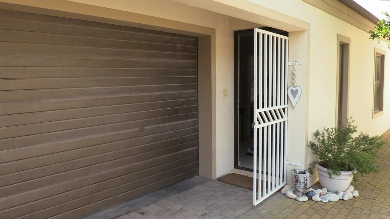 2 Bedroom House to rent in Country Club
