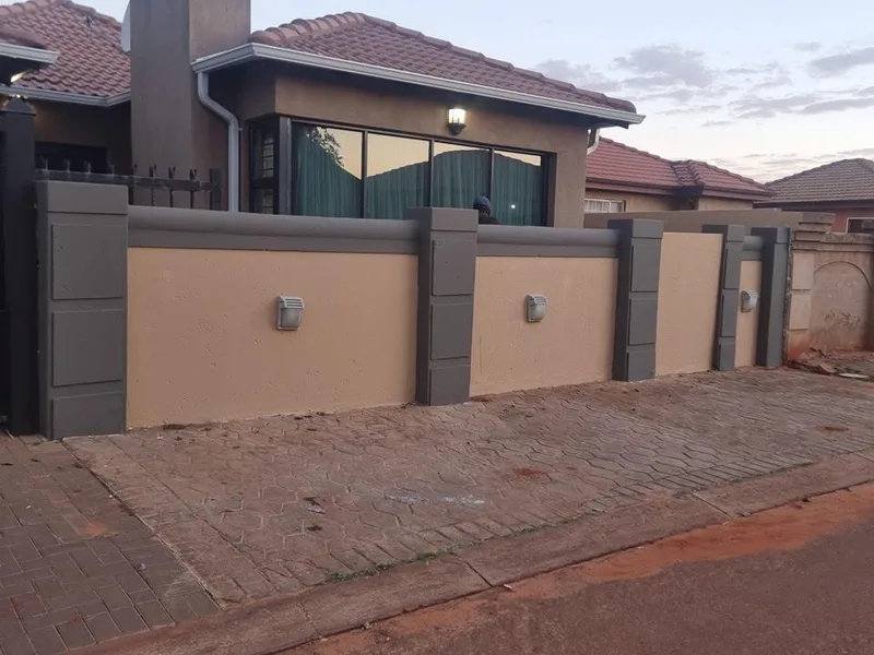 3 Bedroom House to rent in The Orchards