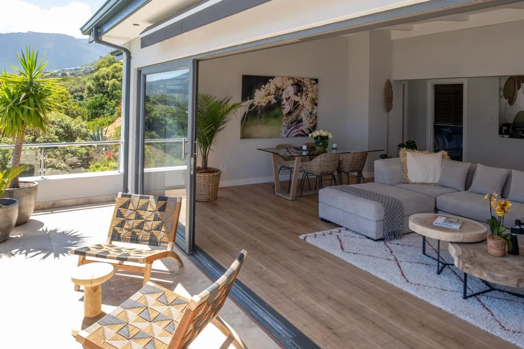 2 Bedroom Apartment / flat to rent in Hout Bay Beachfront