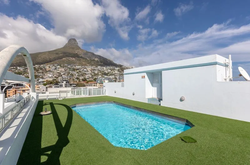 2 Bedroom Apartment / flat to rent in Sea Point