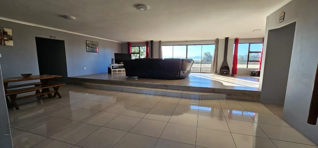 4 Bedroom House to rent in Chatsworth