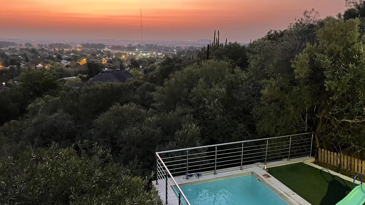 4 Bedroom House for sale in Langenhovenpark
