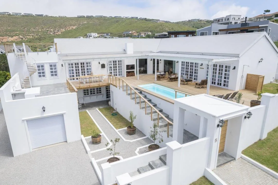 5 Bedroom House to rent in Whale Rock