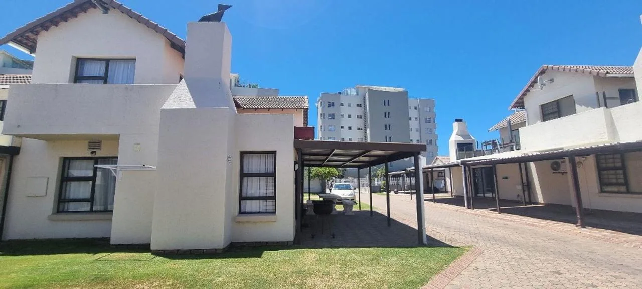 2 Bedroom Townhouse to rent in Diaz Beach