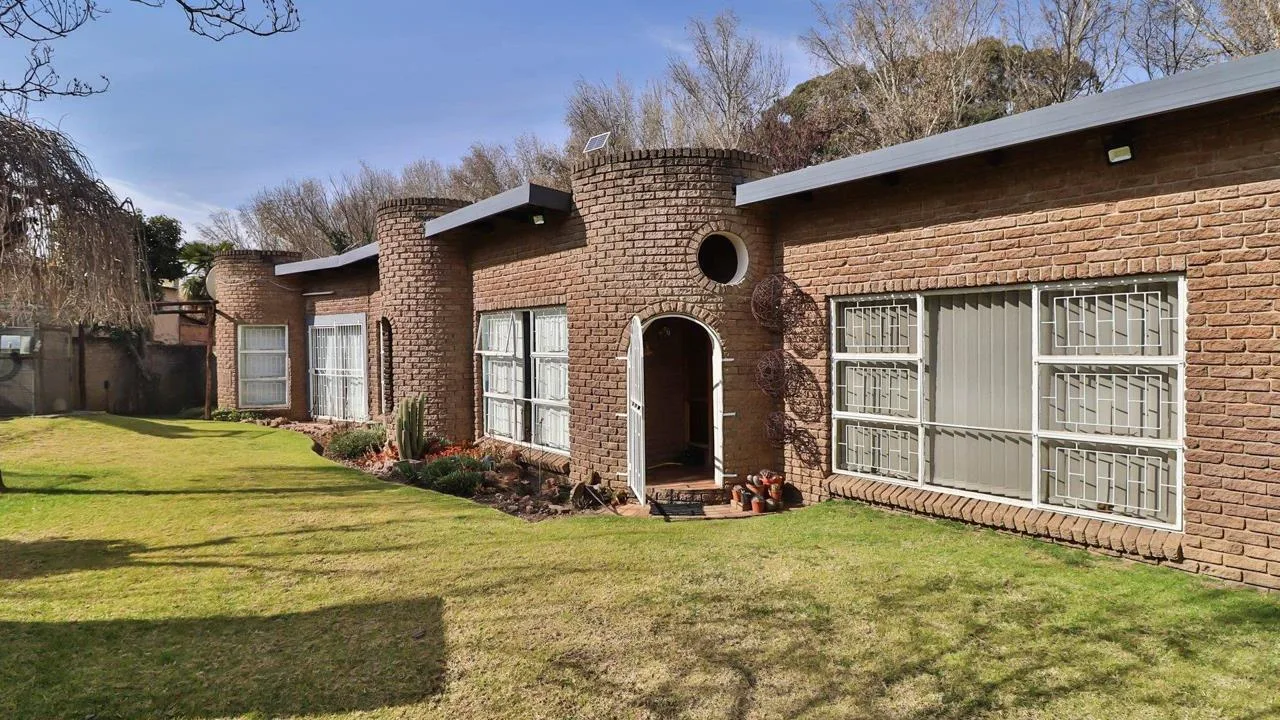5 Bedroom House for sale in Ficksburg