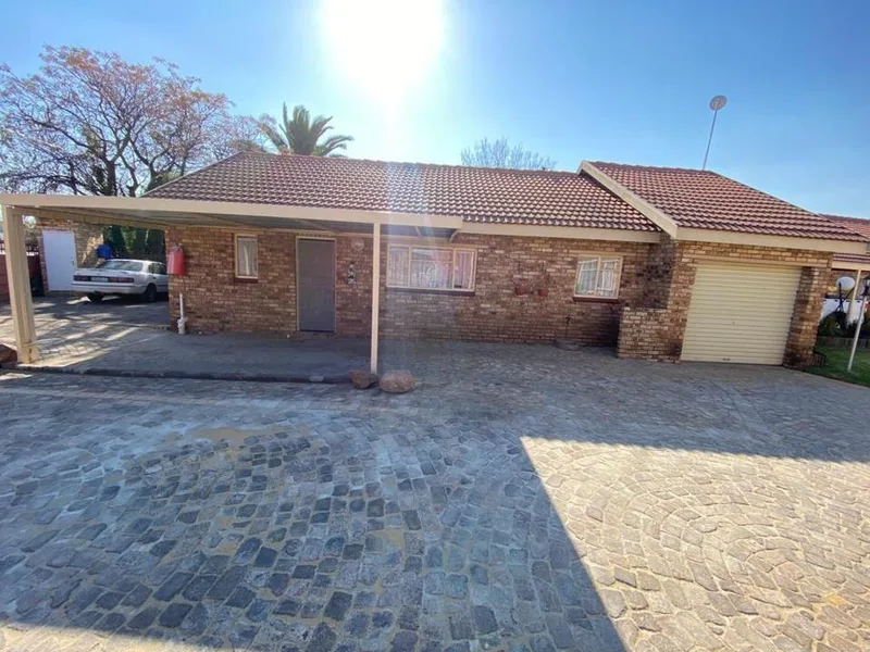 2 Bedroom Townhouse for sale in Parys