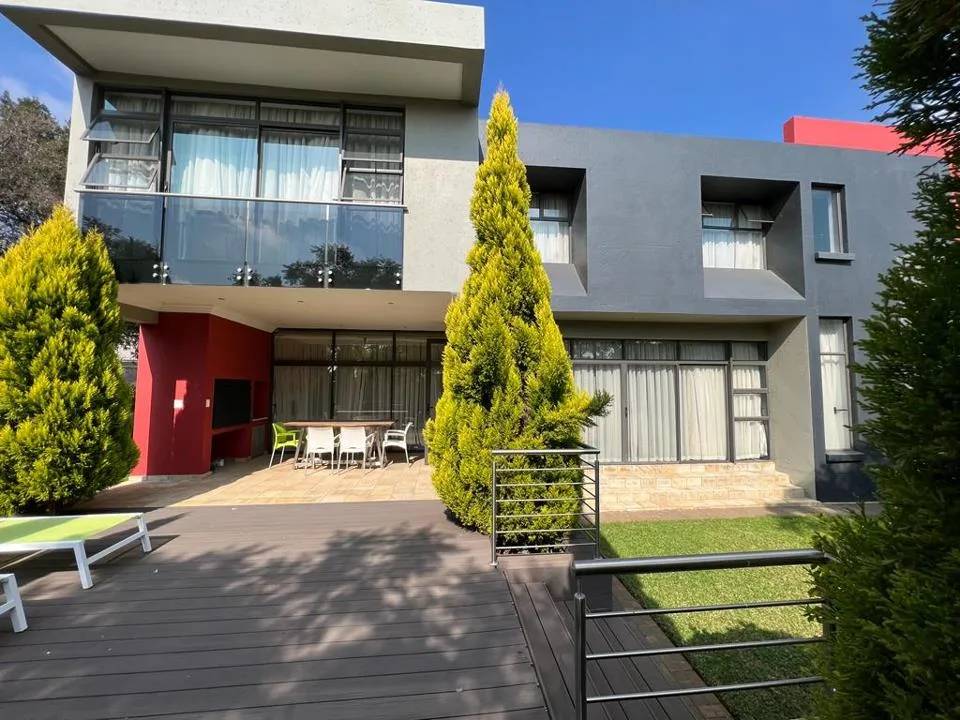 4 Bedroom Townhouse to rent in Waterkloof