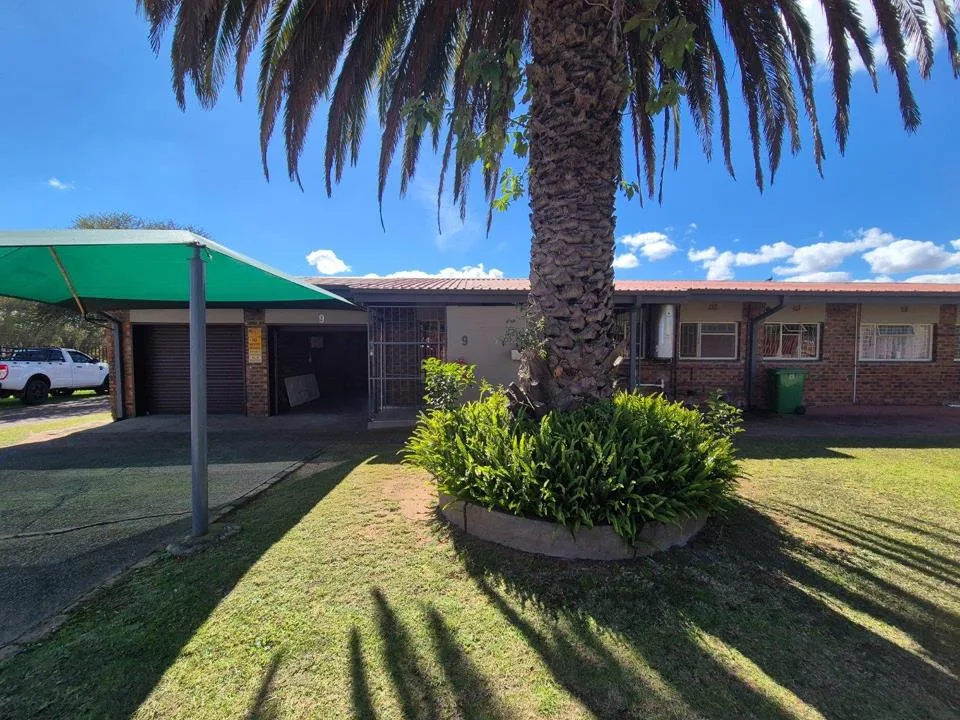 3 Bedroom Apartment / flat to rent in Middelburg South