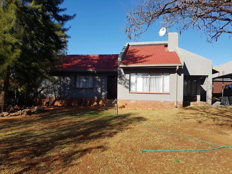 3 Bedroom House for sale in Kuruman
