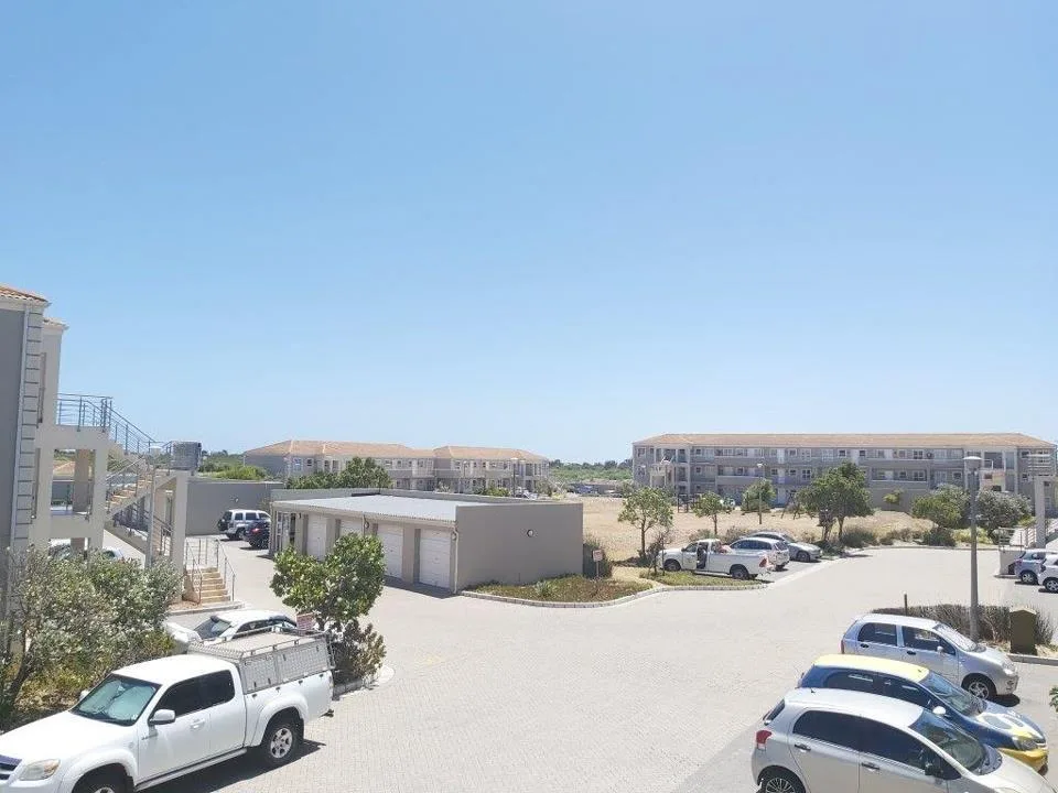 2 Bedroom Apartment / flat to rent in Melkbosstrand Central