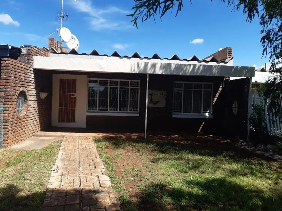 2 Bedroom House for sale in Danielskuil