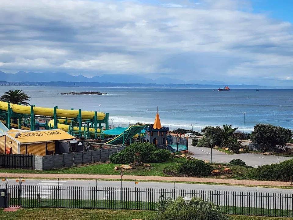 2 Bedroom Apartment / flat to rent in Diaz Beach
