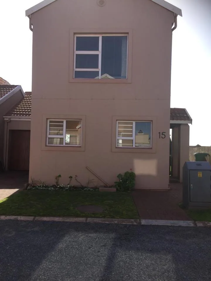 3 Bedroom Townhouse to rent in Saldanha Central
