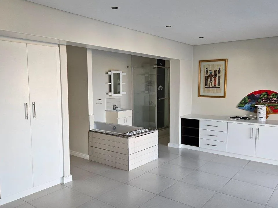 2 Bedroom House for sale in Winterstrand