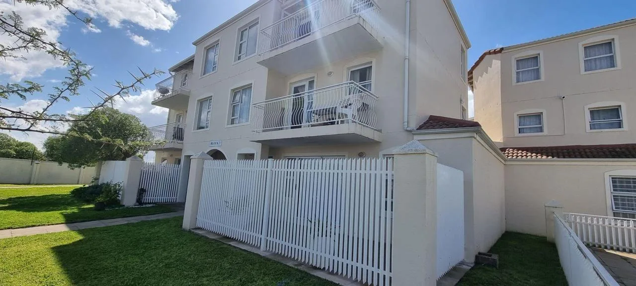 2 Bedroom Apartment / flat to rent in Gordons Bay Central