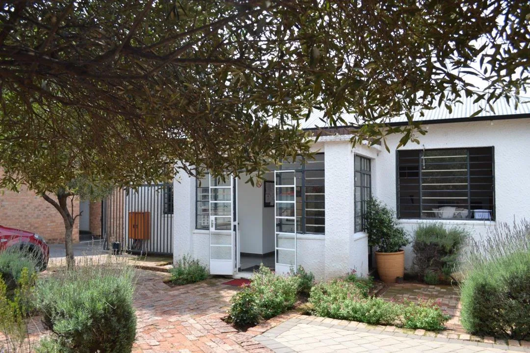 0.5 Bedroom Apartment / flat to rent in Westdene