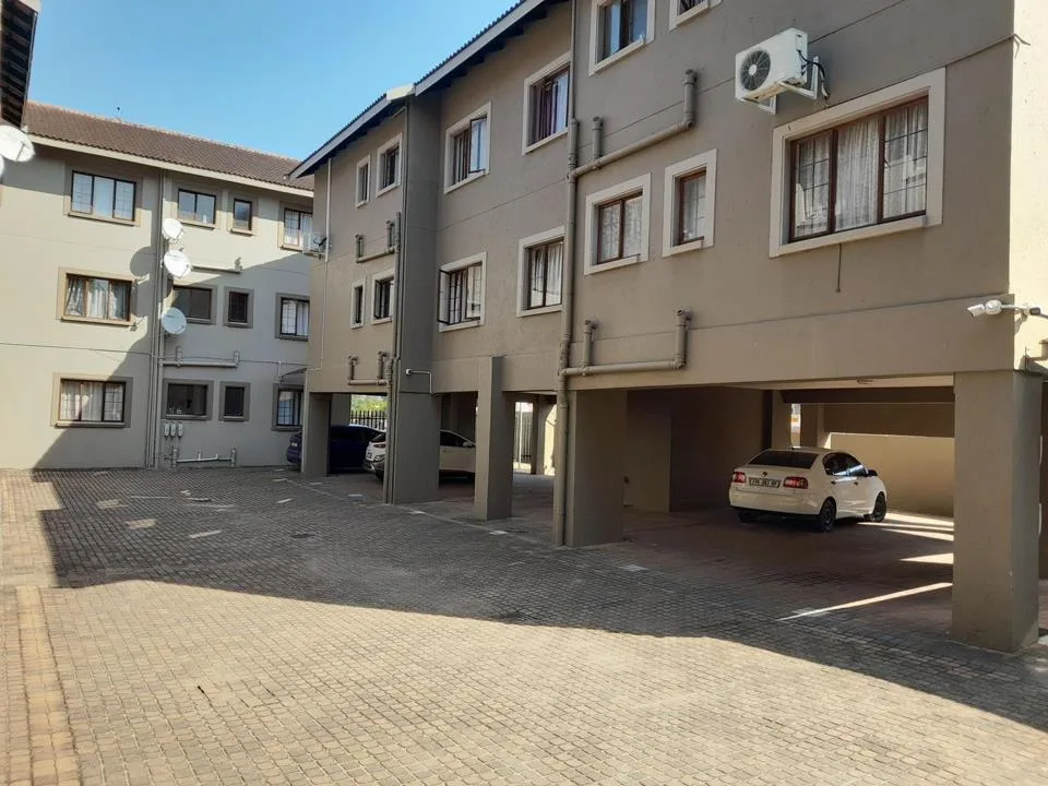 2 Bedroom Apartment / flat for sale in Sonheuwel