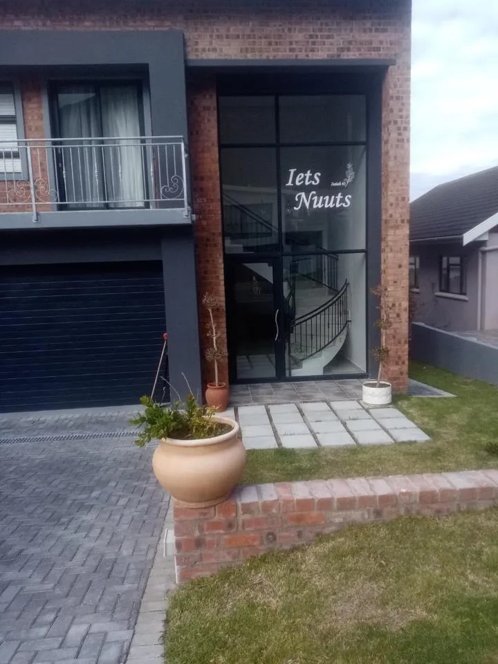 2 Bedroom House to rent in Voelklip