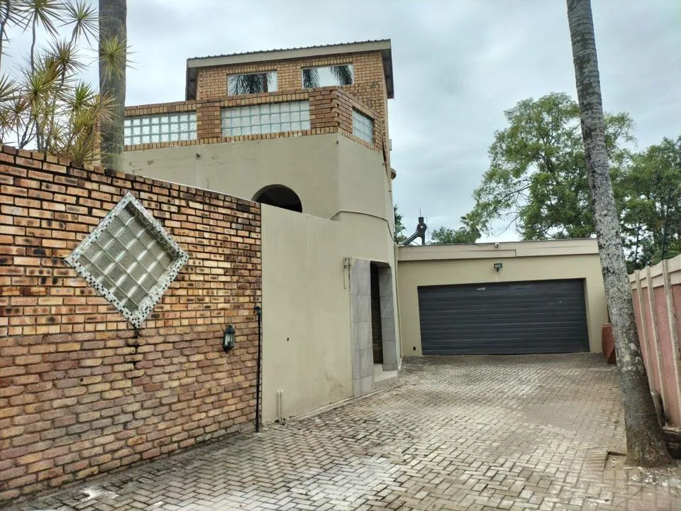 4 Bedroom House for sale in Premierpark