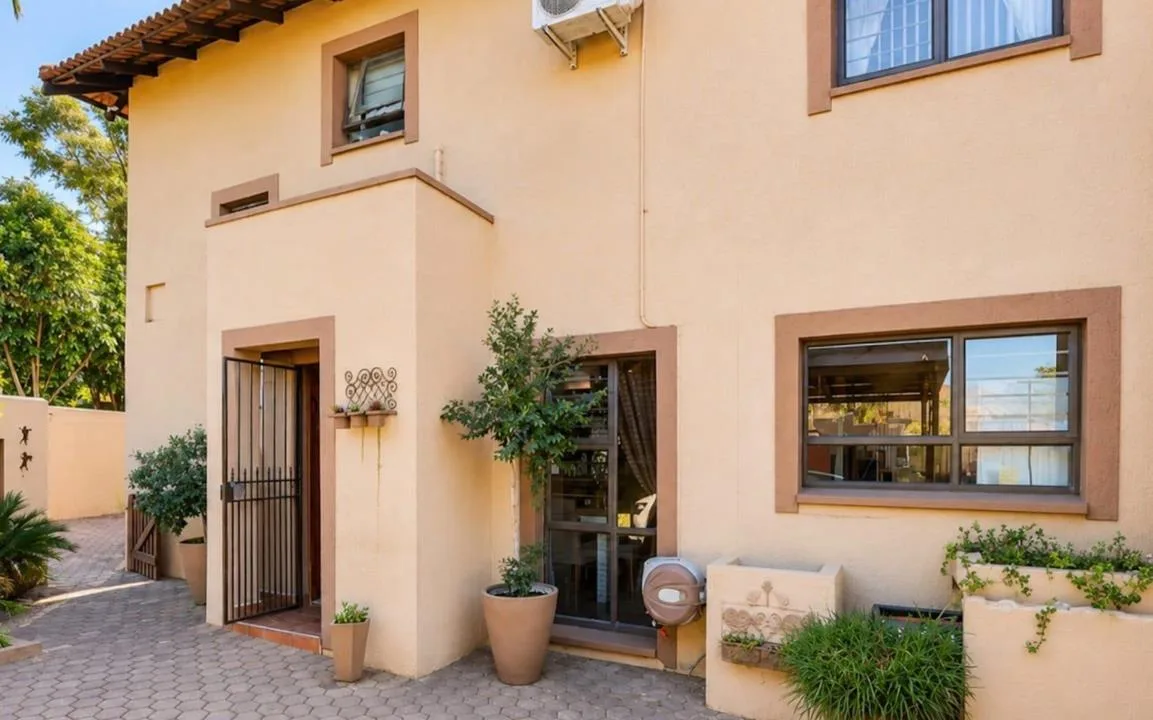 4 Bedroom Townhouse to rent in Cashan