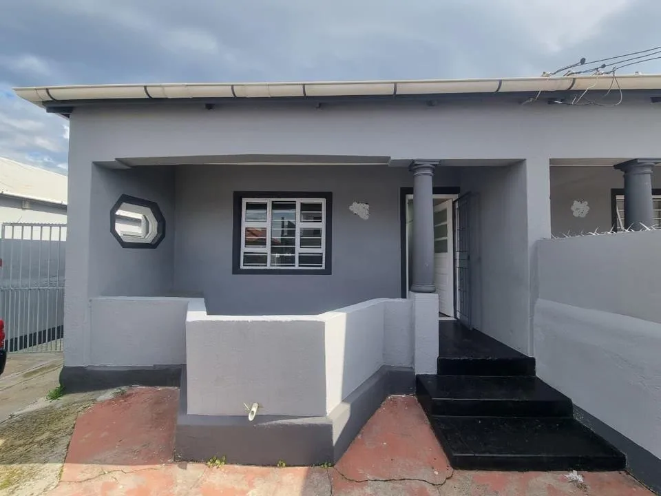2 Bedroom Townhouse to rent in Lansdowne
