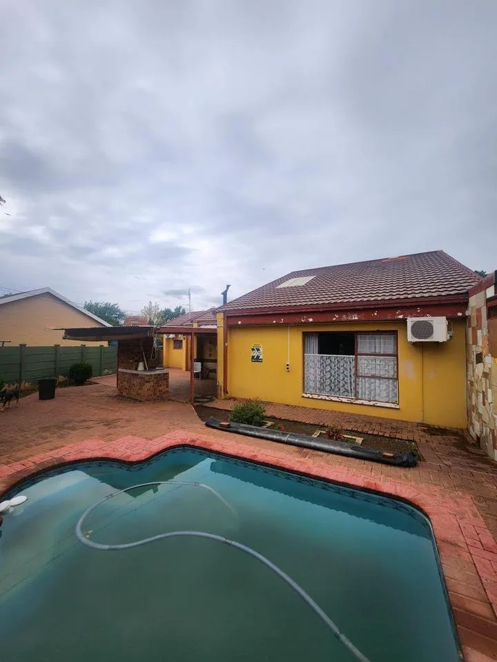 3 Bedroom House for sale in Pellissier