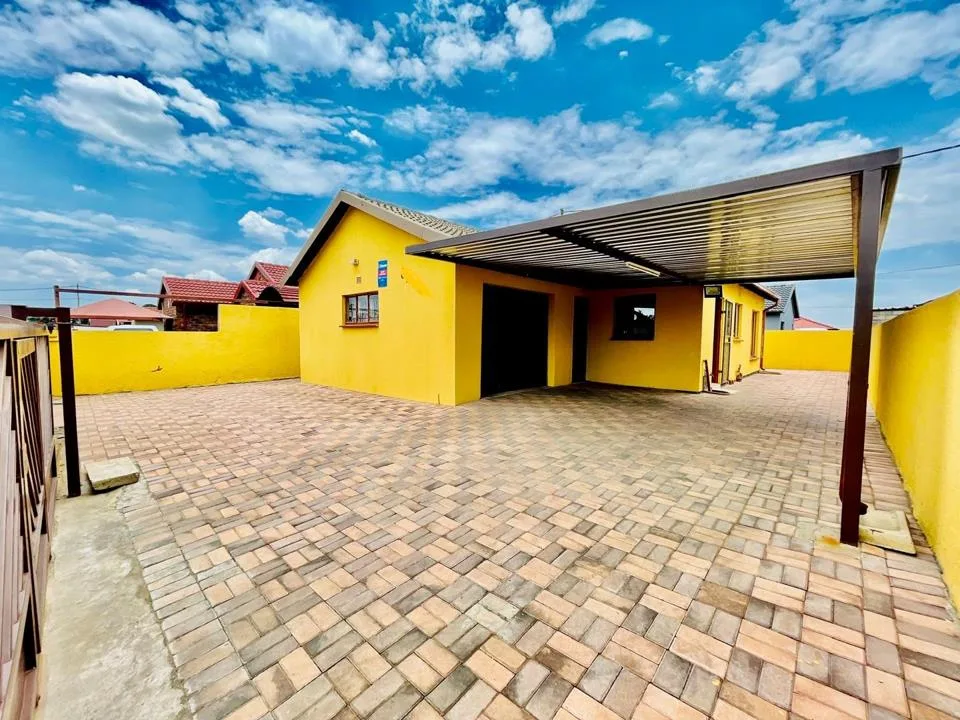 3 Bedroom House to rent in Hlalamnandi