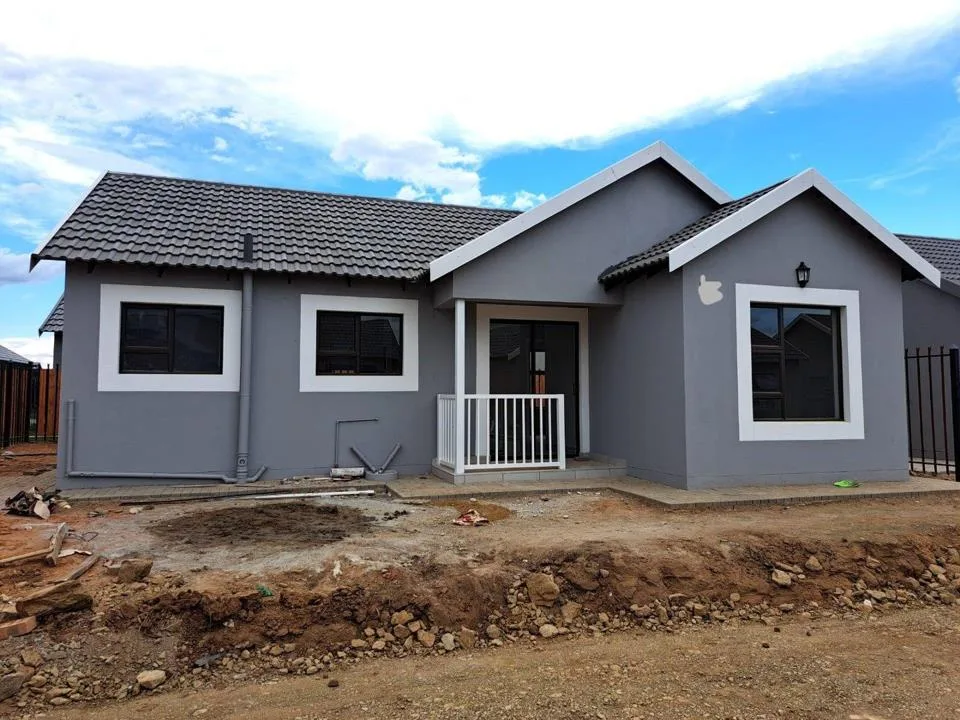 3 Bedroom House for sale in Bloemspruit