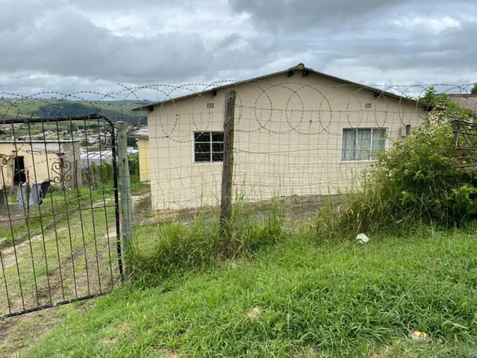 5 Bedroom House for sale in Ikwezi