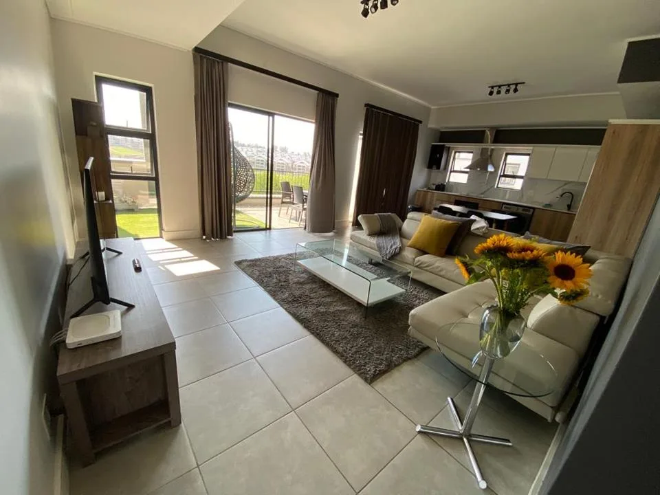 2 Bedroom Apartment / flat to rent in Waterfall
