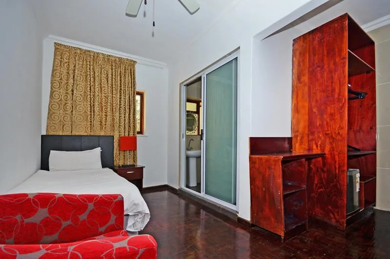 Apartment / flat to rent in Sea Point