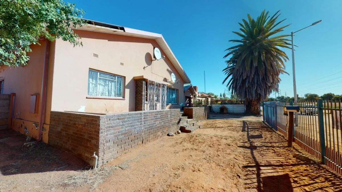3 Bedroom House for sale in Upington Central