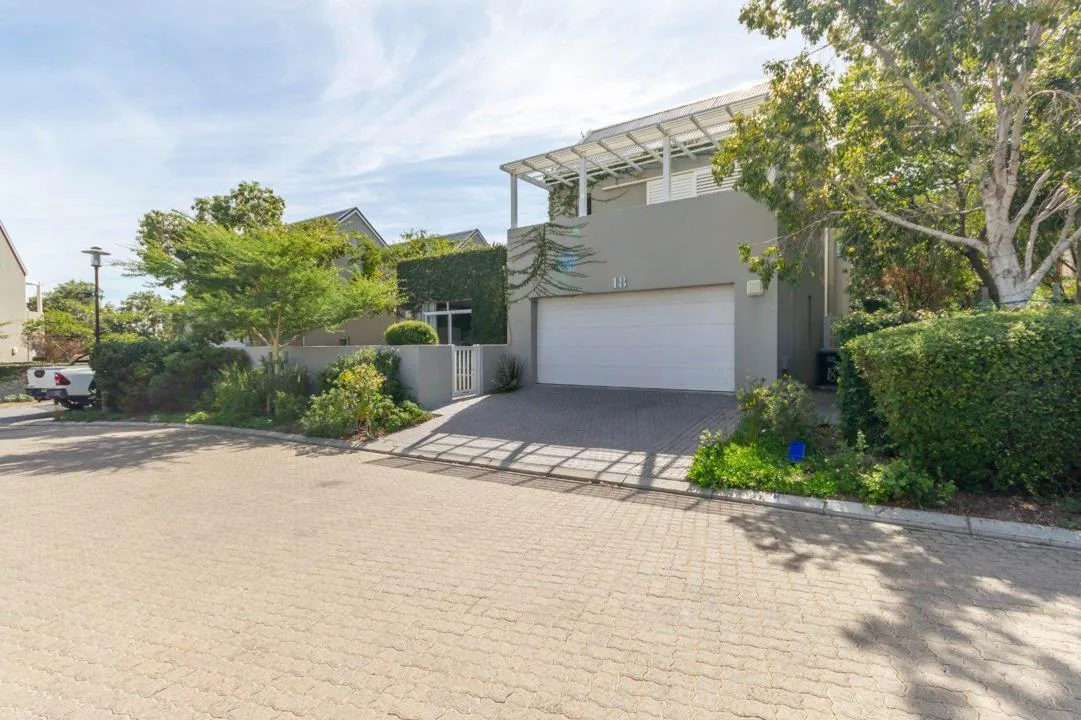 4 Bedroom House to rent in Somerset Lakes