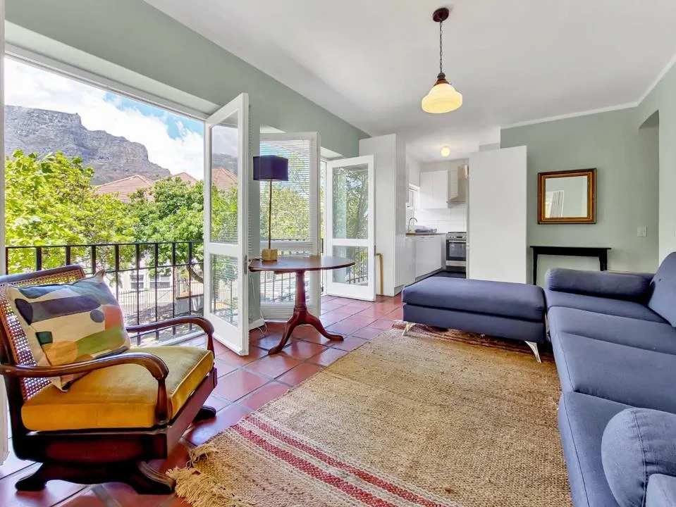 2 Bedroom Apartment / flat to rent in Tamboerskloof
