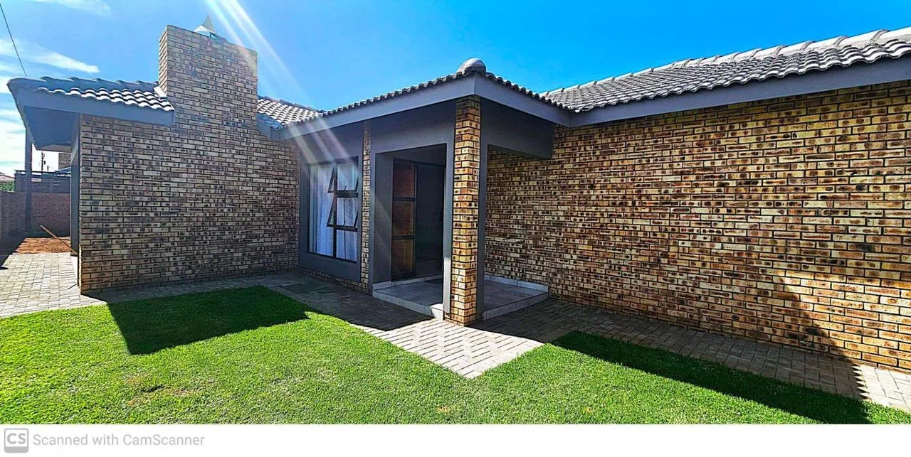 3 Bedroom Townhouse for sale in Cassandra