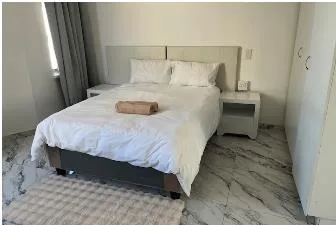 0.5 Bedroom Apartment / flat to rent in Sea Point
