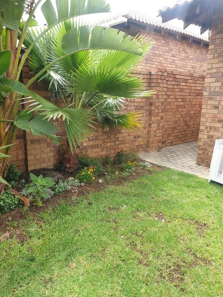 2 Bedroom Townhouse to rent in Honeydew Ridge