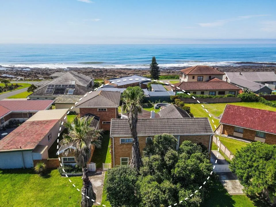 5 Bedroom House for sale in Kidds Beach