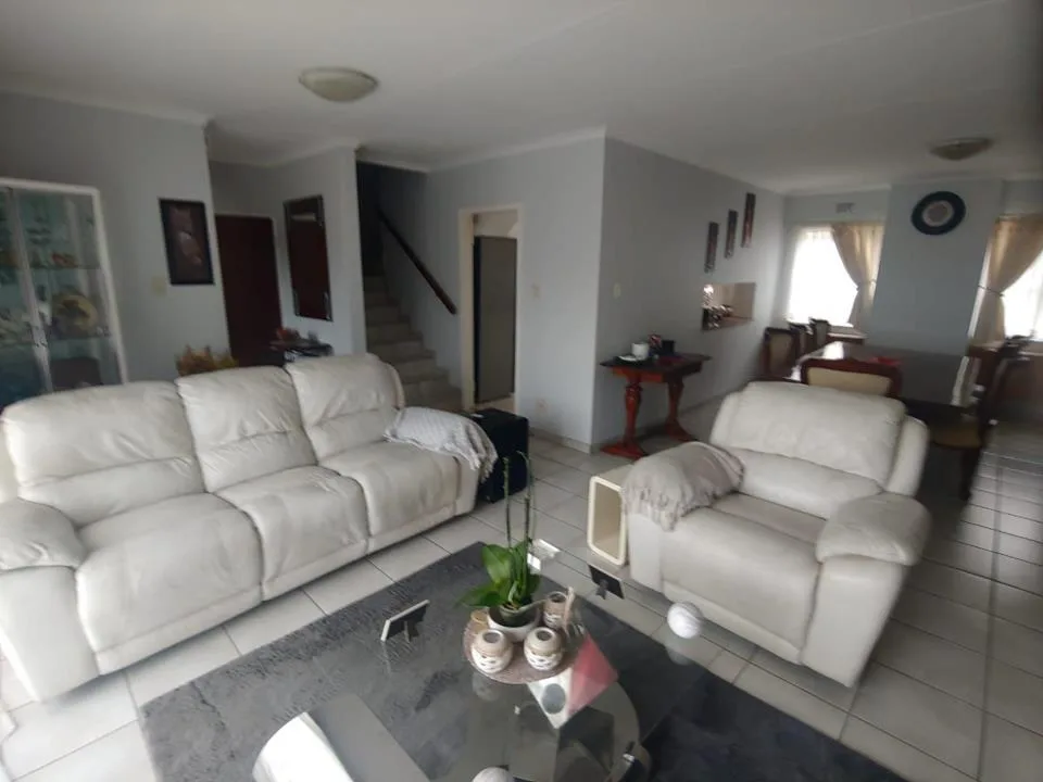 3 Bedroom Apartment / flat to rent in Ferndale
