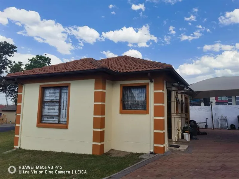 2 Bedroom House to rent in Waterfall View