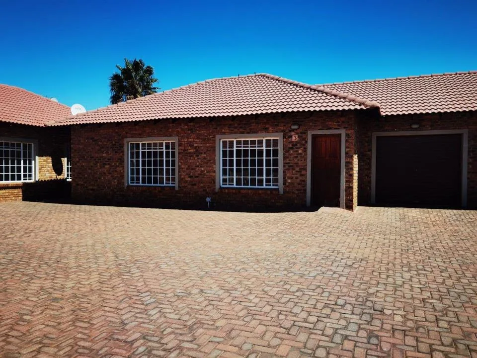 2 Bedroom Townhouse to rent in Bergsig
