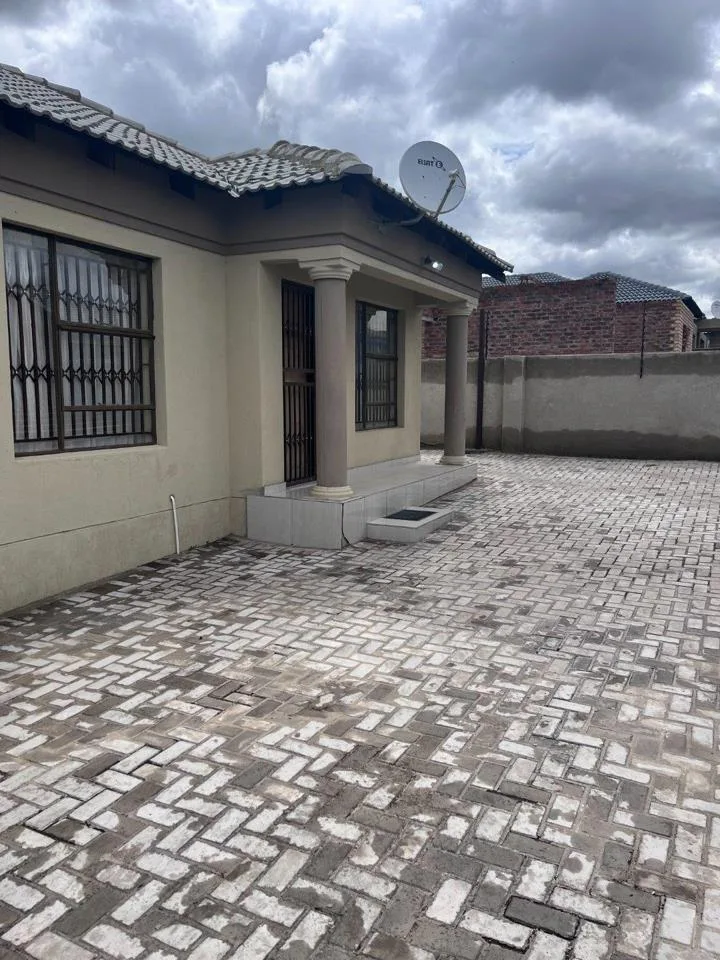 3 Bedroom House to rent in Mahlasedi Park