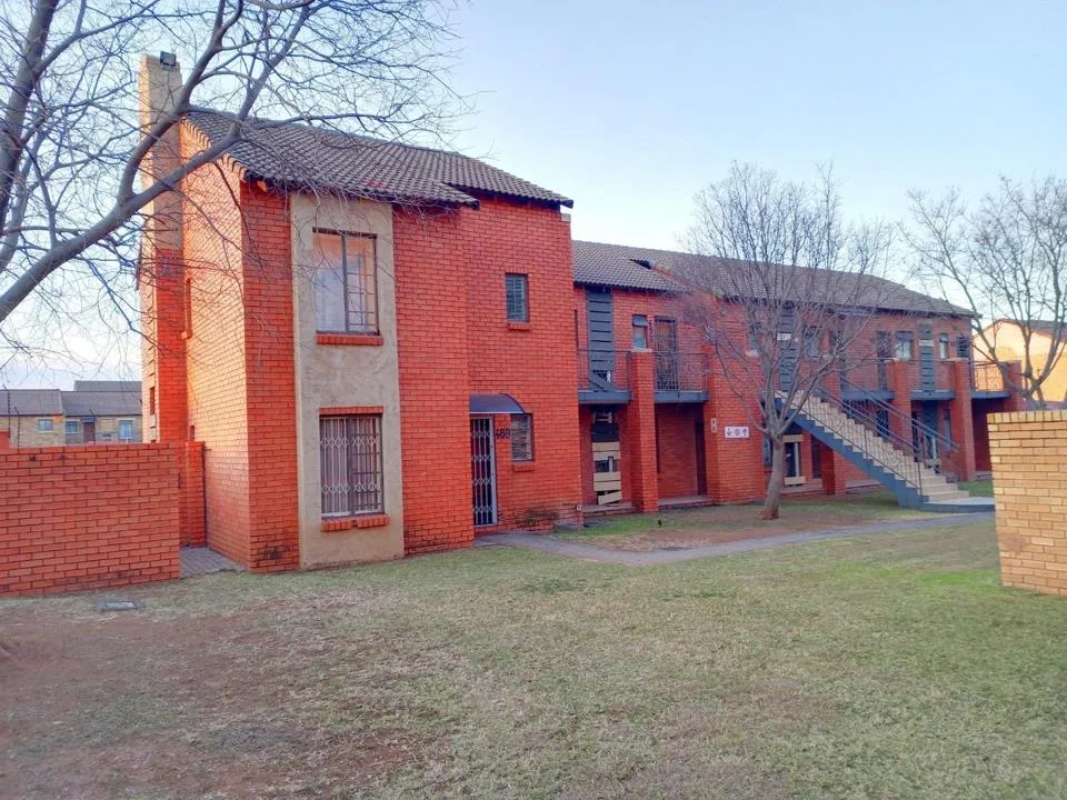 2 Bedroom Apartment / flat to rent in Karenpark