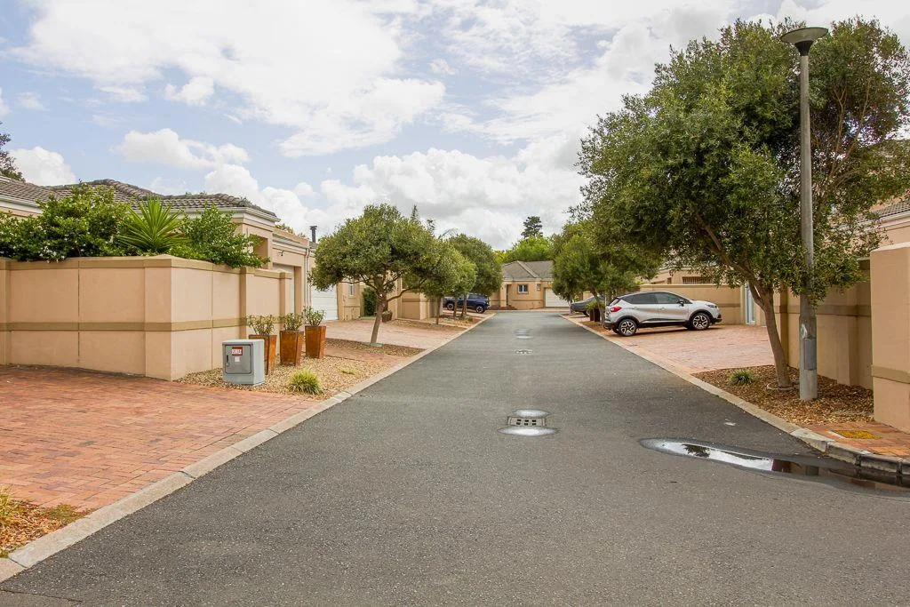 3 Bedroom Townhouse to rent in Durbanville Central
