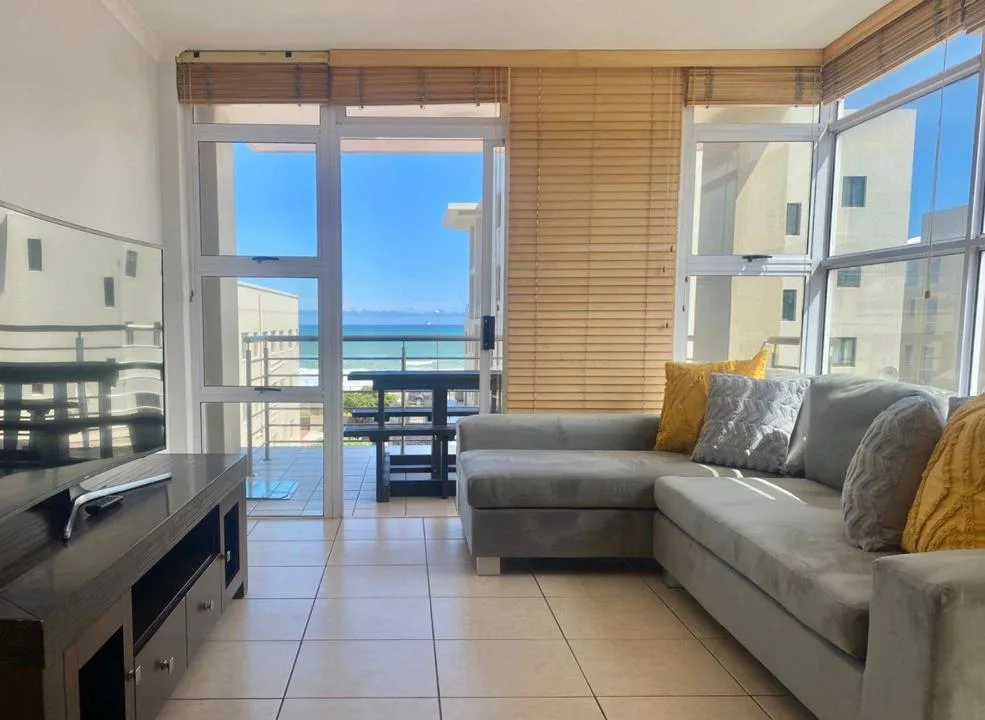 3 Bedroom Apartment / flat to rent in Beachfront